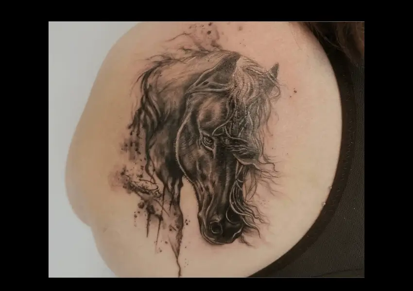Tatouage cheval réaliste - Espascenic