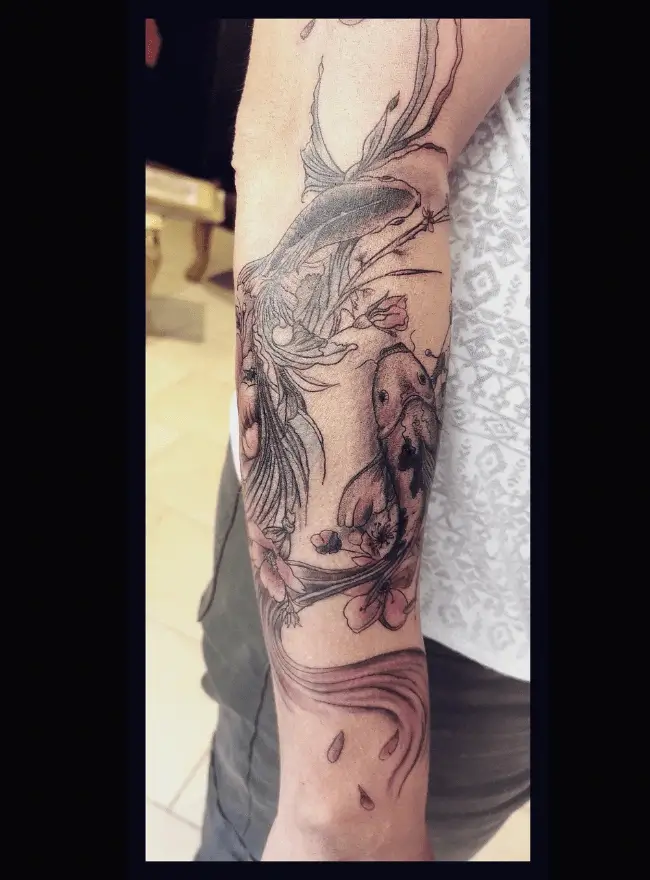 Tatouage lion avec fleur - Espascenic
